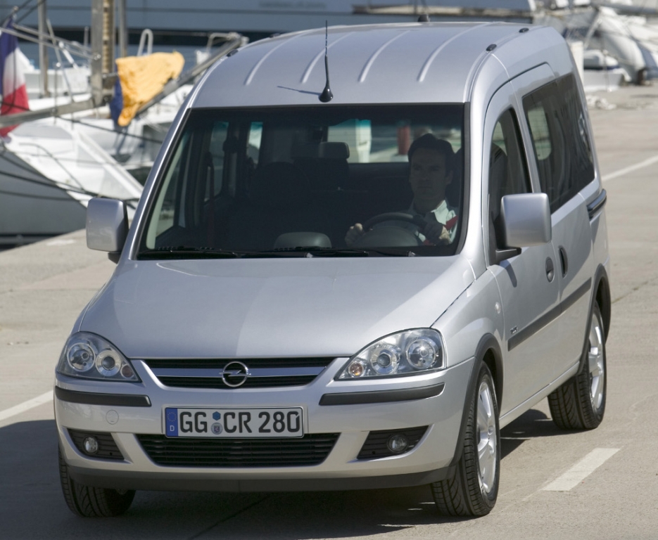 Fahrbericht Opel Combo: Da kann der Hut auf dem Kopf bleiben