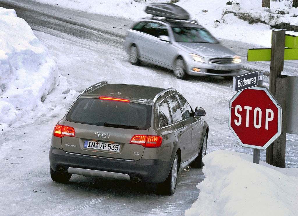 Recht: Bei Glatteisunfall sind alle Schuld