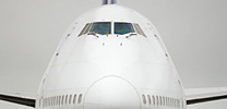 VW Touareg zieht Boeing 747