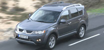 Mitsubishi Outlander:  Wüsten-Glanz für den Autobahn-Alltag