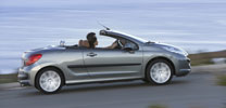 Peugeot 207 CC feiert Premiere in Genf und Leipzig