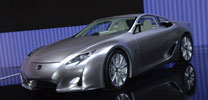 Lexus LF-A: Ein Sportwagen in den Messehallen