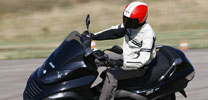 Piaggio experimentiert mit Hybrid-Rollern