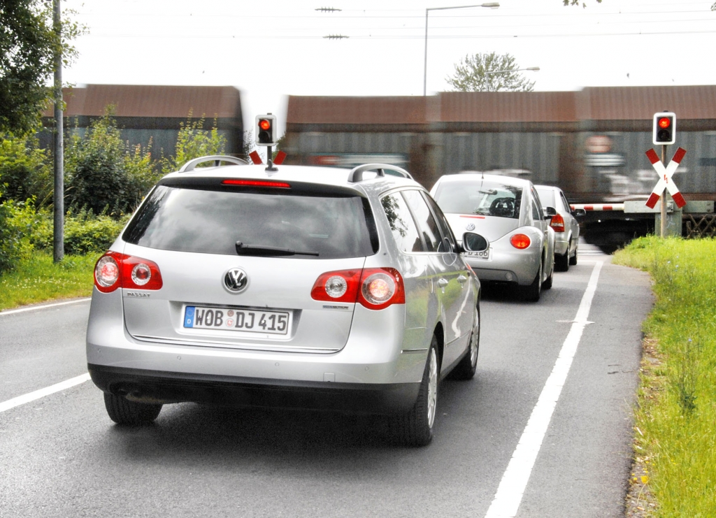 Recht: Rechtsfahrgebot beachten