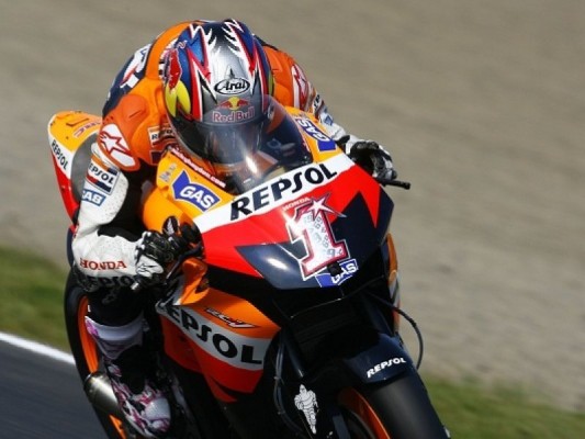 Hayden gratuliert Stoner: Pedrosa verletzt sich den Fuß