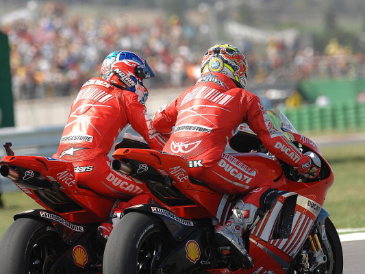 Rennen MotoGP: Stoner ist Weltmeister, Capirossi gewinnt