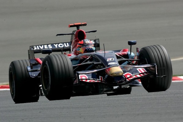 +++News+++ Toro Rosso in Zeitnot: STR3 kommt zu spät