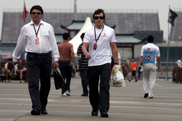 Alonso in Italien: Befragung im Fall Stepney
