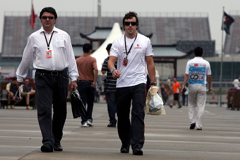Alonso in Italien: Befragung im Fall Stepney