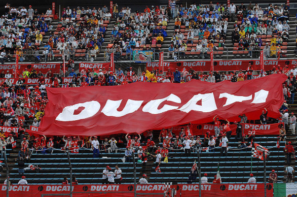 Ducatis Party: Ein Fest in Bologna