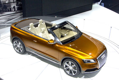 Audi stellt Studie Cross Cabriolet Quattro vor