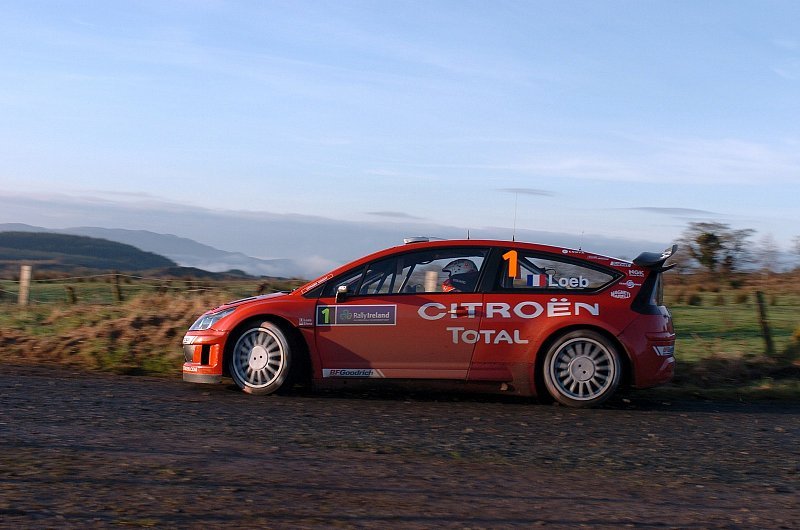 Rallye Irland, Tag 1: Gute Aussichten für Loeb