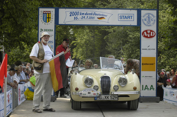 Jaguar-Oldtimer beim Start