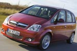 Opel Meriva: Auffälligere Chromspange und veränderte Schürze