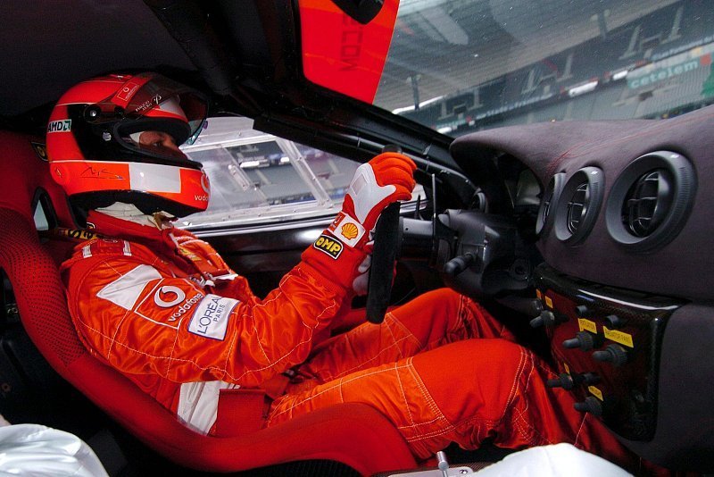 Schumacher wieder am Lenkrad: Der Wettkampf ist nicht so ernst