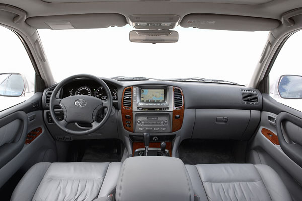 Toyota Land Cruiser 100 - Innenraum