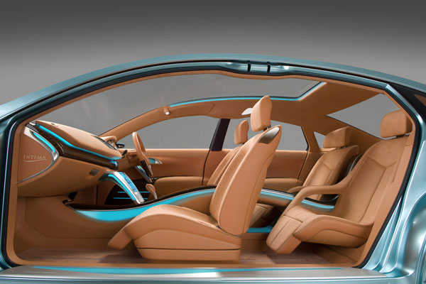Weltpremiere des Nissan Intima auf der Tokyo Motorshow 2007
