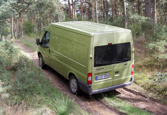 Ford Transit mit aufgewerteter Serienausstattung