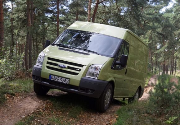 Ford Transit mit aufgewerteter Serienausstattung