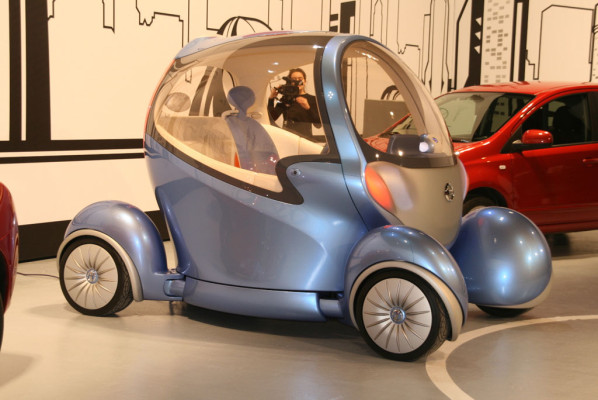 Nissan Pivo II: Ausblick auf die Technik beim Stadtauto der Zukunft