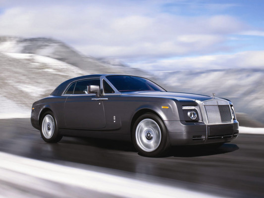 Rolls-Royce enthüllt Phantom Coupé