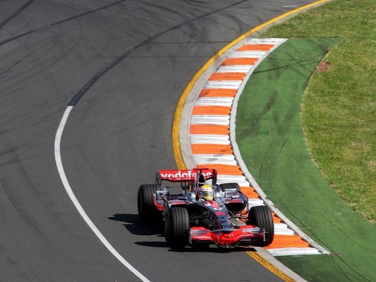 Australien GP: Hamilton siegt üder das Chaos