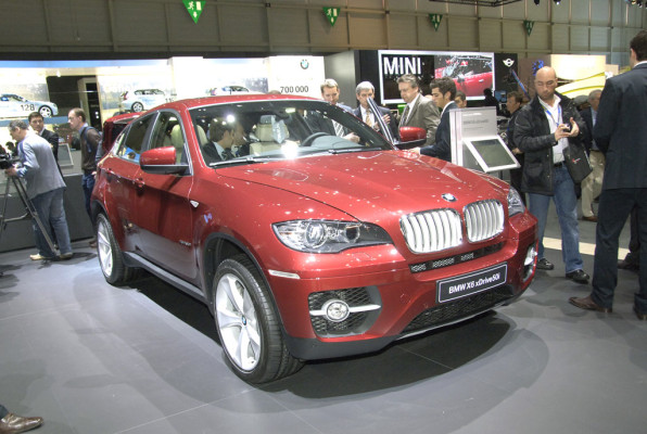 BMW stellt das M3 Cabrio und den X5 mit Dieselhybrid-Konzept vor