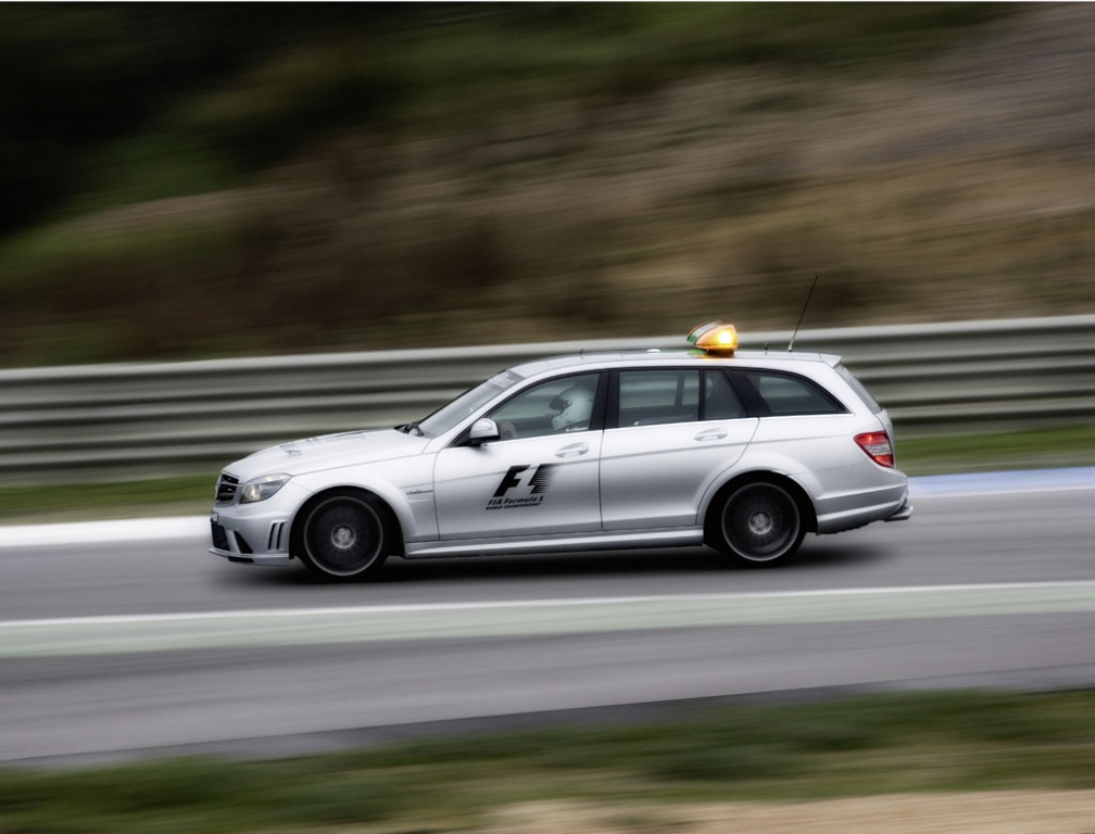C 63 AMG T-Modell Medical Car