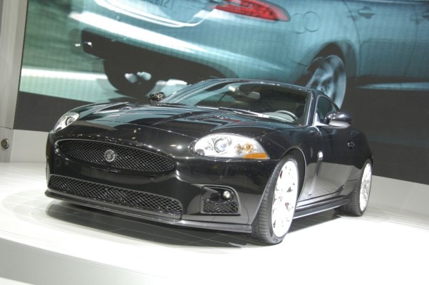 Jaguar XKR-S ist 280 km/h schnell