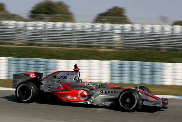 Jerez, Tag 2: Hamilton führt