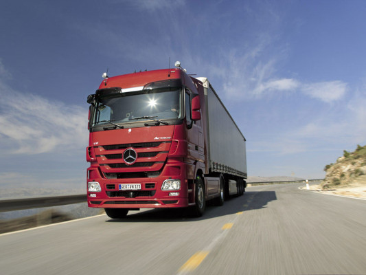 Mercedes-Benz: Neue Optik und mehr Komfort für den Actros