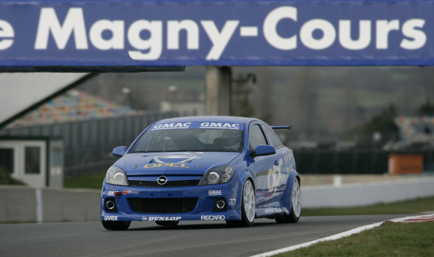 Rennversion des Opel Astra OPC im Dauertest