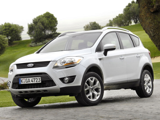 2600 Ford-Händler lernen den neuen Kuga kennen