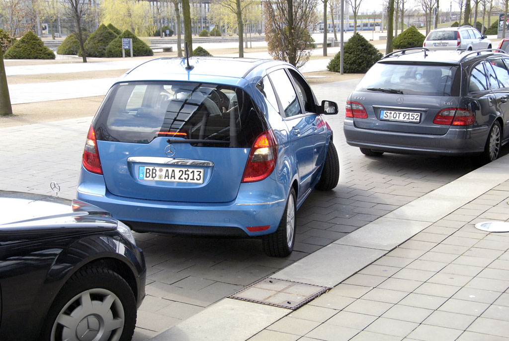 Automatischer Parkassistent für Mercedes-Benz A-Klasse