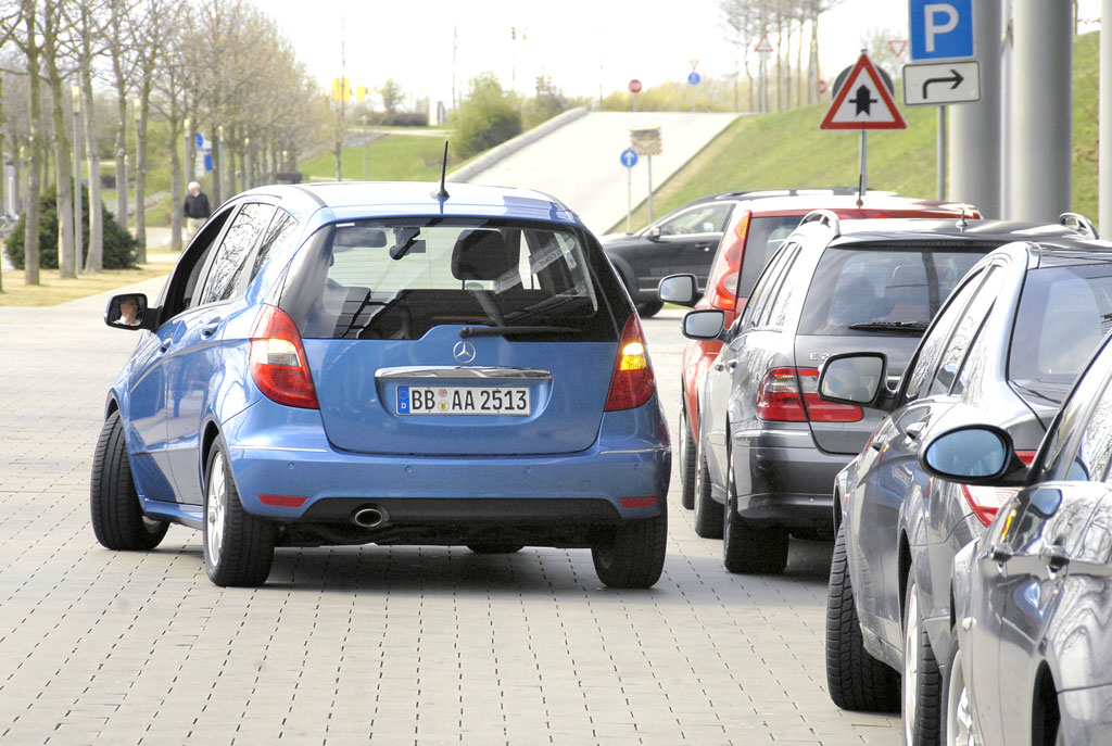 Automatischer Parkassistent für Mercedes-Benz A-Klasse