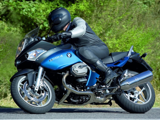 BMW rüstet Bremsleitungen bei Motorrädern mit ABS um