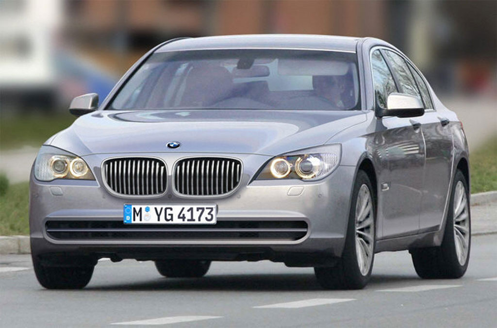 Der neue BMW 7er mit Hinterradlenkung