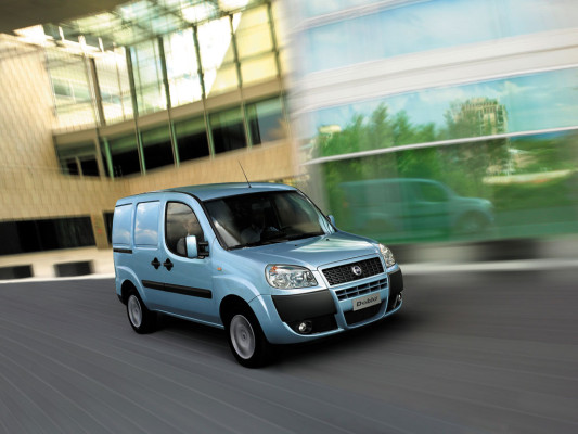 Fiat präsentiert Doblò Cargo Maxi mit Erdgas