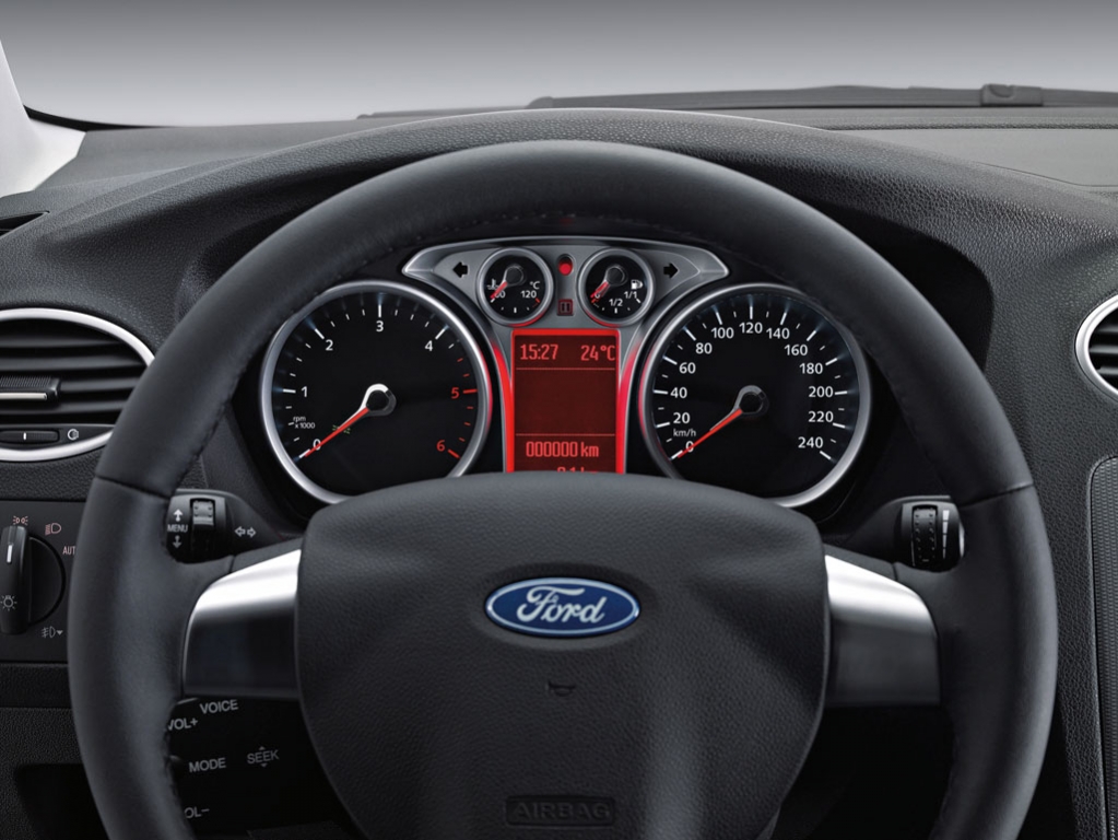 Ford bietet Focus CC als limitiertes Modell „Black Magic“ an