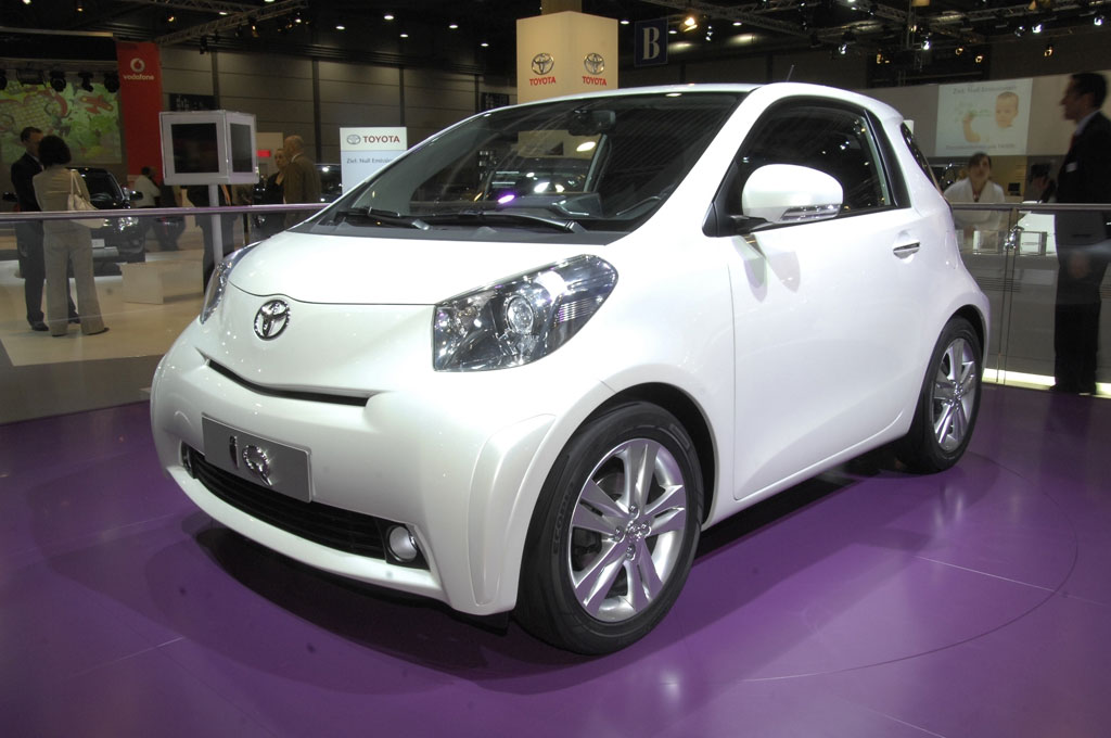 Toyota iQ: Dreisitzer mit Notsitz geht 2009 in Serie