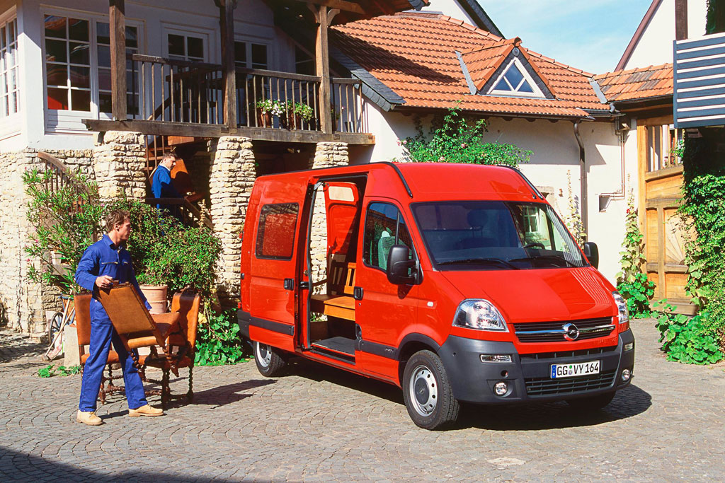 Vauxhall erprobt Rückfahrkamera im Transporter Movano