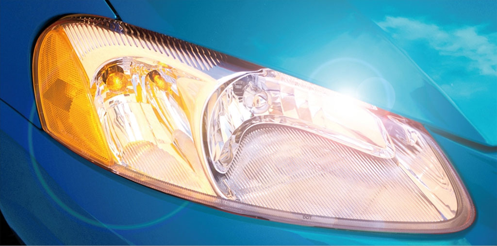 ADAC informiert über Lichtpflicht in Europa