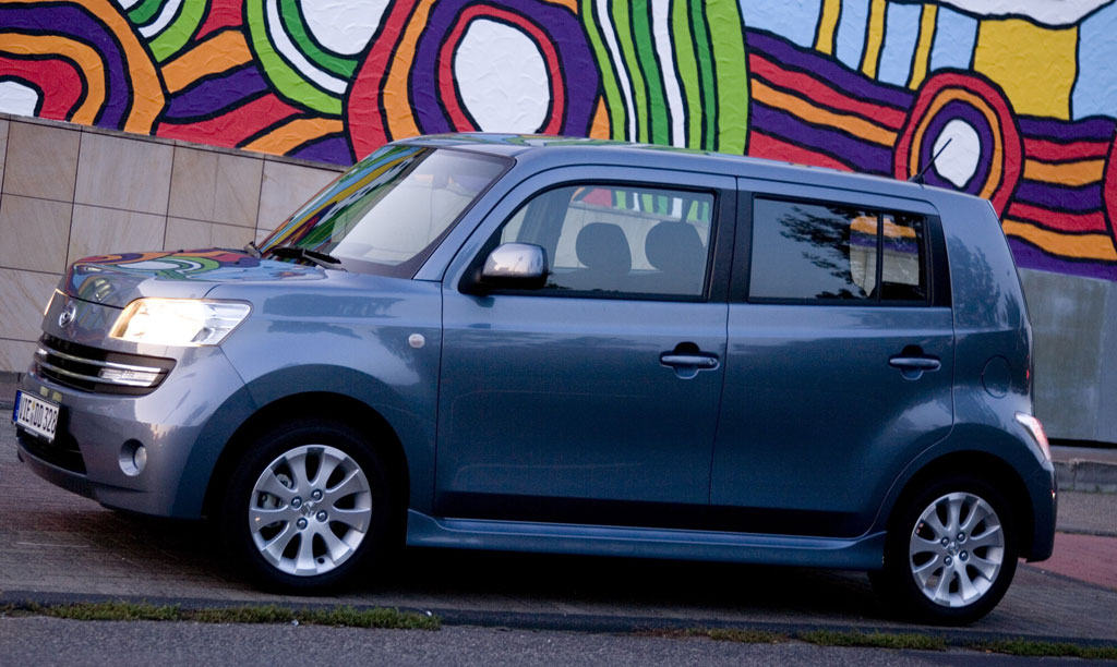 Anne Klausmann betreut Daihatsu-Testwagen