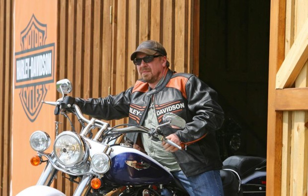 Armin Rohde steht auf Harley-Davidson 