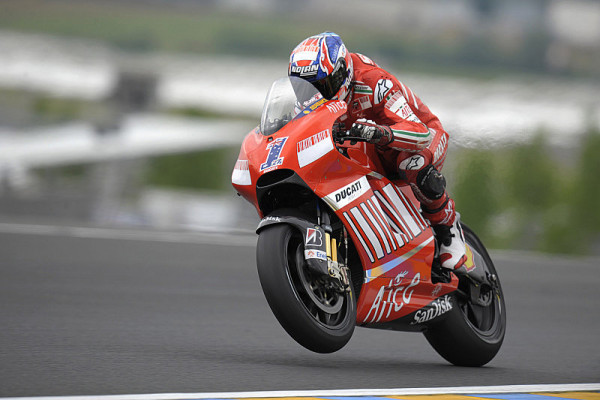 Ducati ermutigt und verwirrt: Starker Stoner und eigenartige Reifen