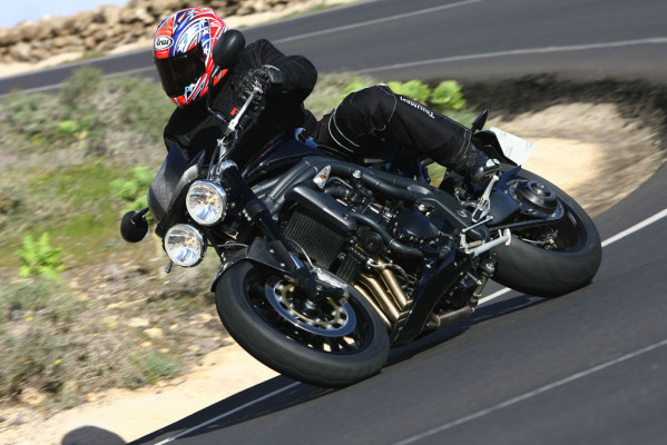 Fahrbericht Triumph Speed Triple: Schnelligkeit aus Tradition