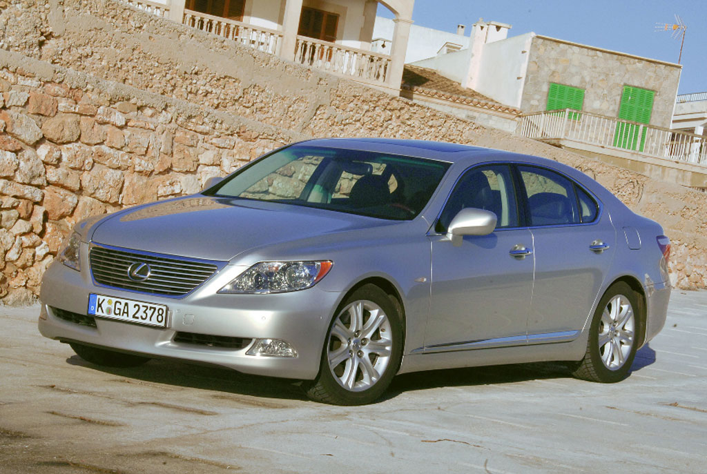 Lexus LS 460