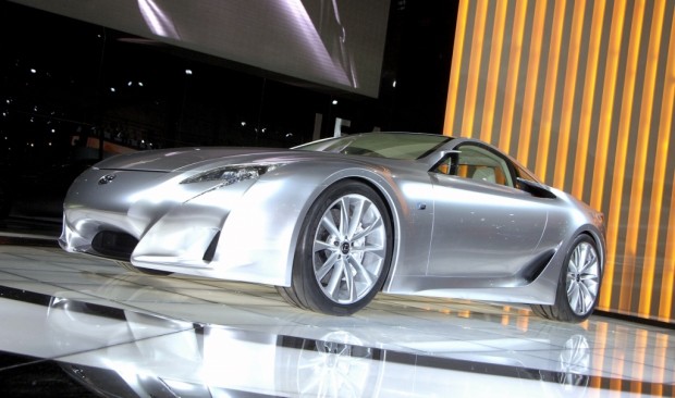 Lexus nimmt mit Prototyp am 24-Stunden-Rennen teil