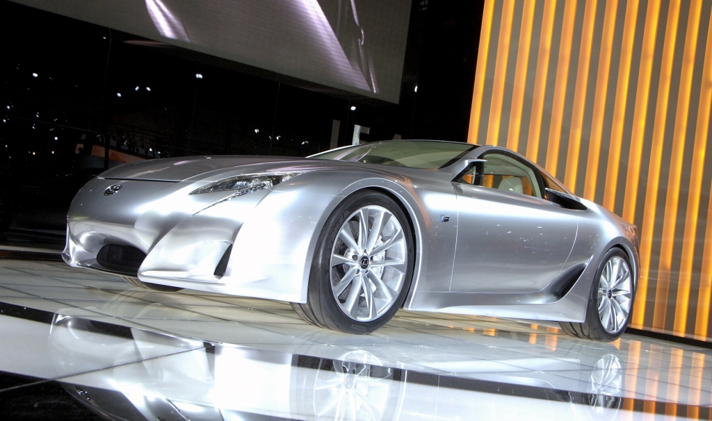 Lexus nimmt mit Prototyp am 24-Stunden-Rennen teil