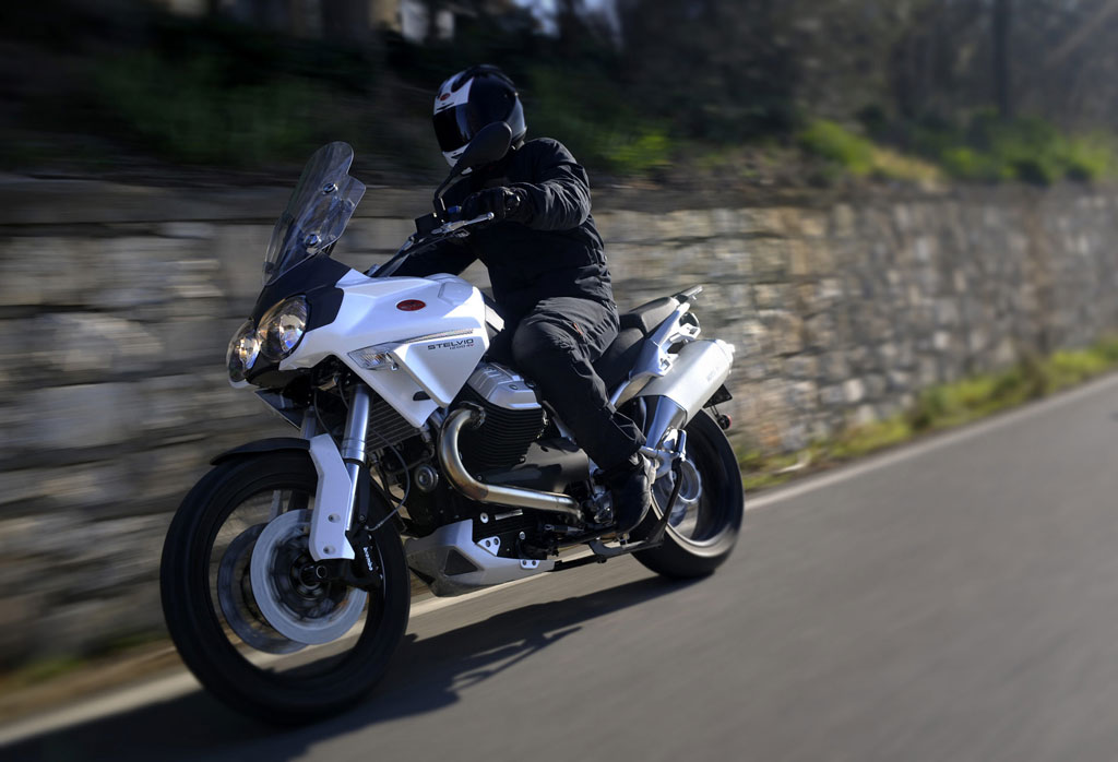 Moto Guzzi Stelvio 1200
